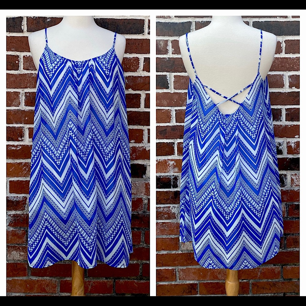 4for$20 Entro small zig zag blue and white dress.